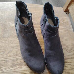 Sugar brand.  Dark stone (tan) suede booties, size 8.5M  EUC
